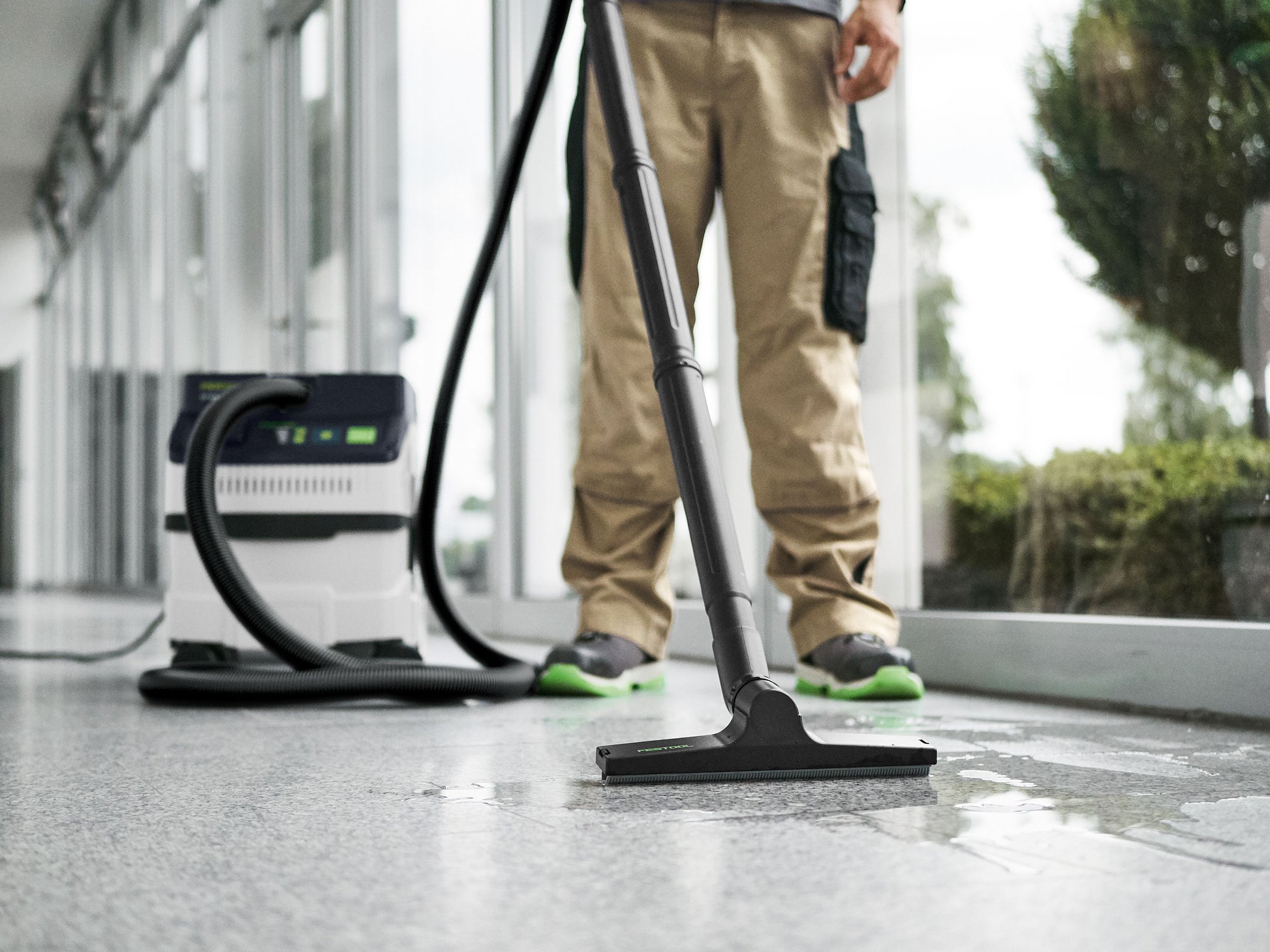 CT 15l HEPA Class Dust Extractor - Image 5