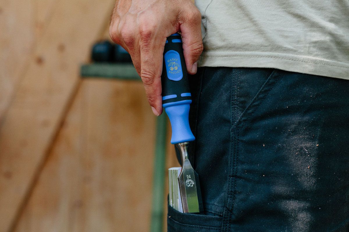 Bench Chisel With Two Component Handle