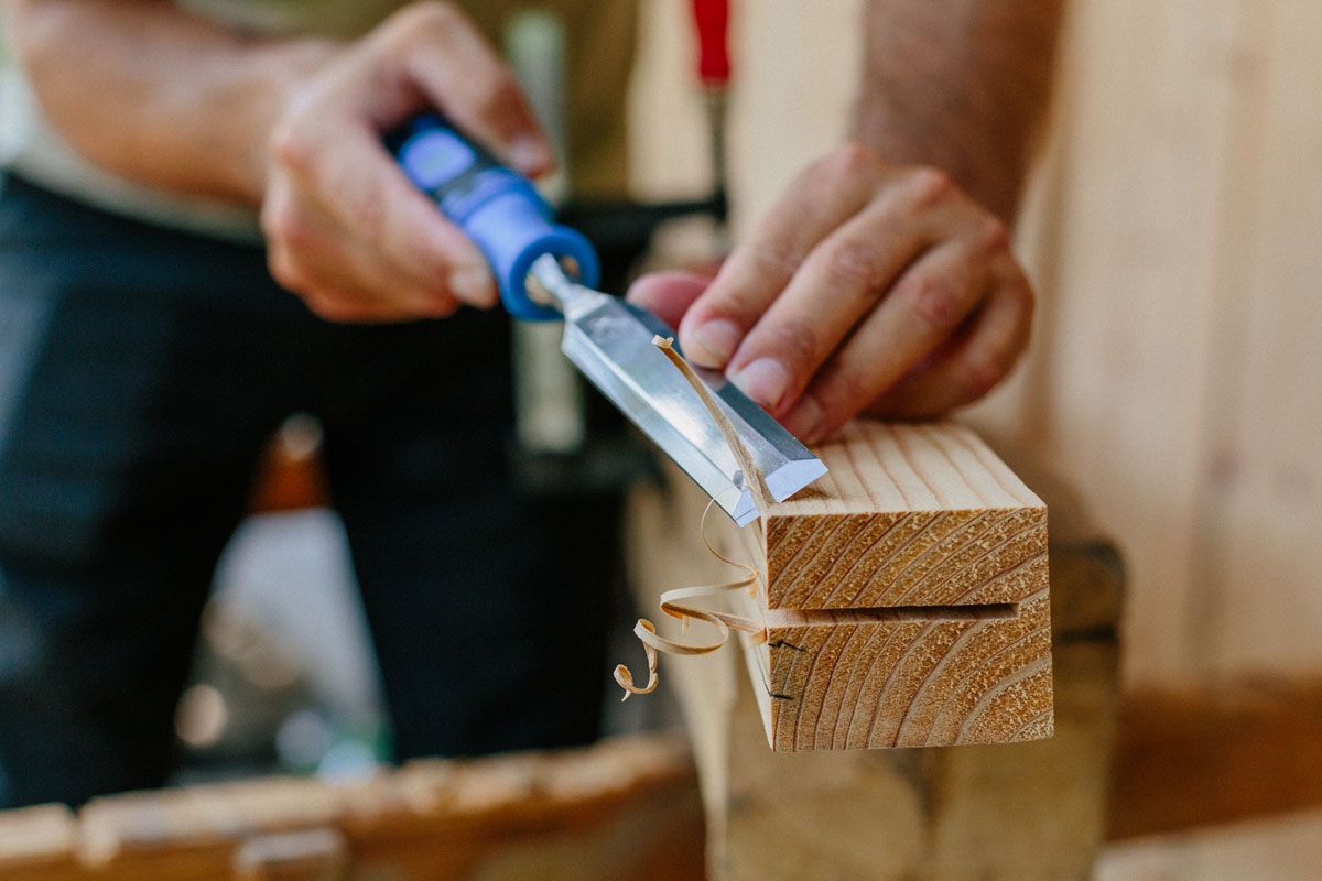 Bench Chisel With Two Component Handle