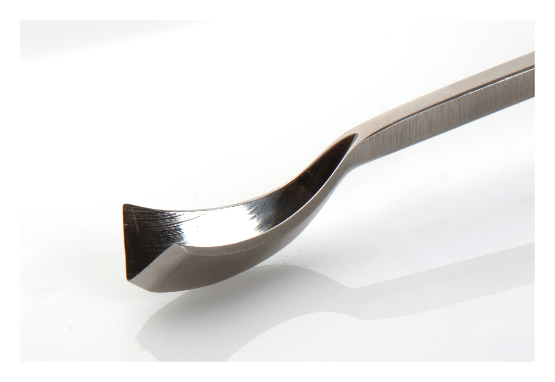Woodcarving Chisel - Short Bent V Gouge #41