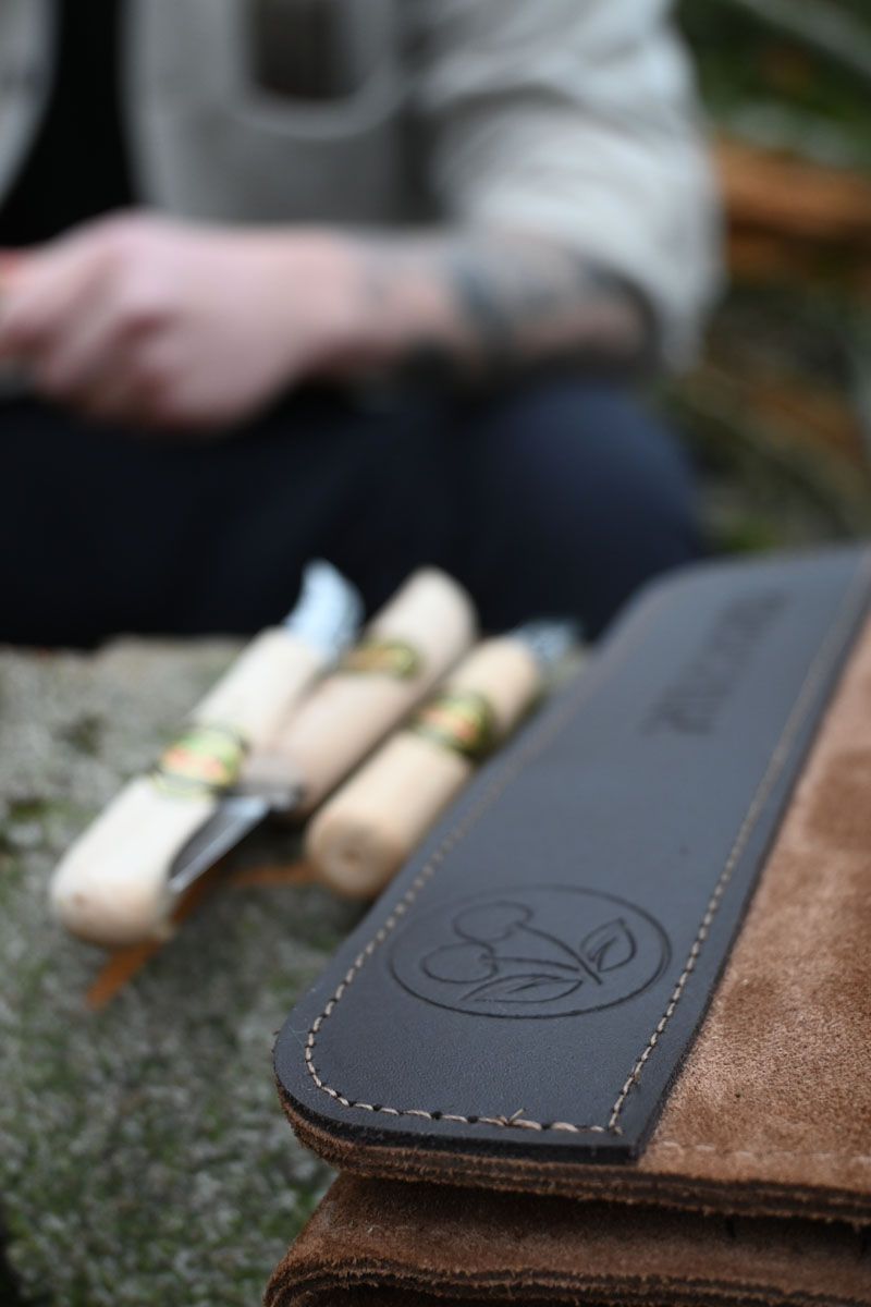 3pce Chip Carving Knife Set in leather roll