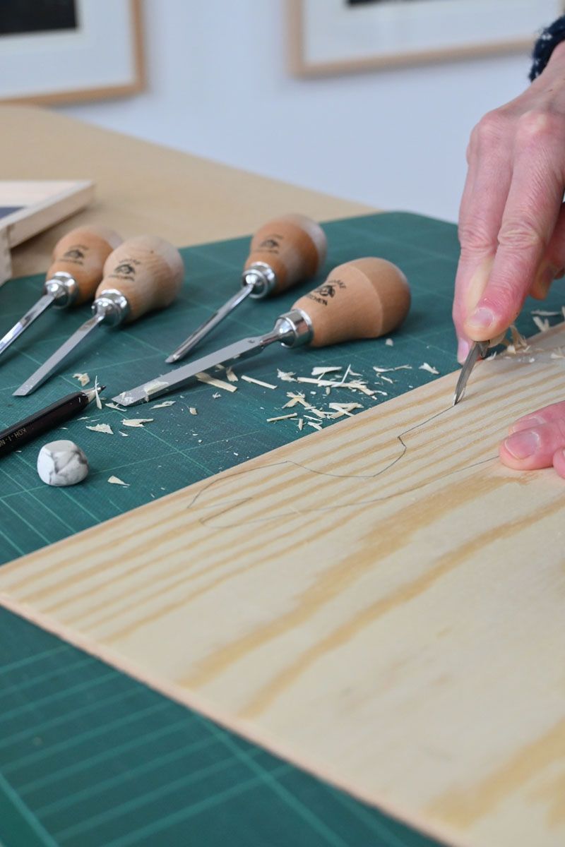 6pce Lino & Timber Pear Handle Carving Chisel Set in Wooden Box